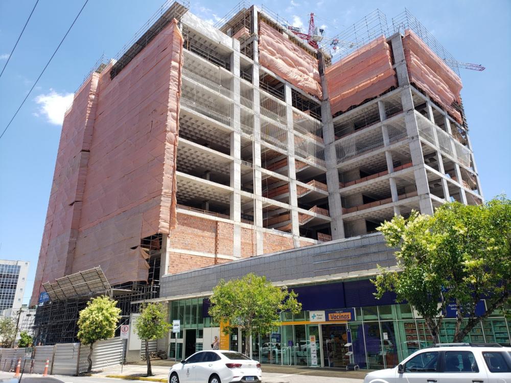 Alguns espaços já serão entregues no primeiro semestre de 2023, sendo um deles o primeiro andar, que servirá de base para as aulas práticas do curso de medicina da Univates. Crédito: Divulgação