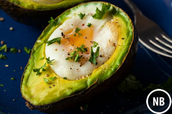 Ovo no abacate uma receita muito nutritiva e que ajuda a emagrecer