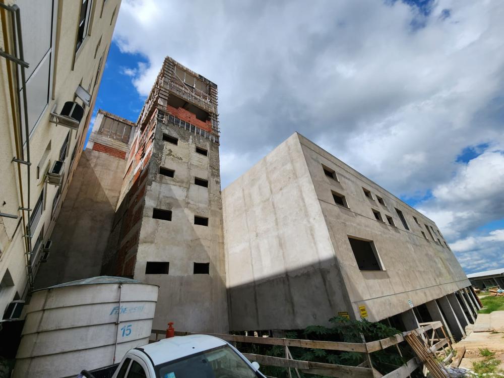 Após anúncio feito pelo prefeito Diogo Siqueira da entrega em dezembro, obra não andou mais e segue parada desde então - Foto: NB Notícias, 