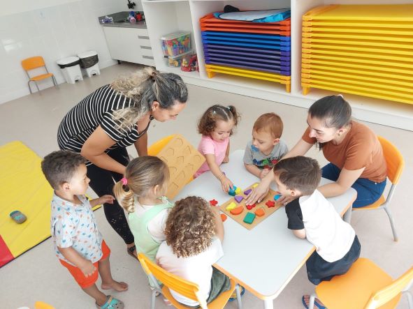 Cerca de 500 crianças iniciaram as atividades. Crédito: Divulgação/SMED