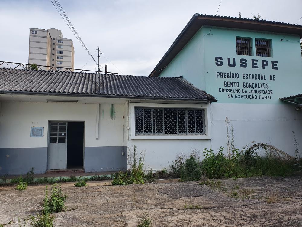 Um “elefante branco” no meio do Centro de Bento Gonçalves