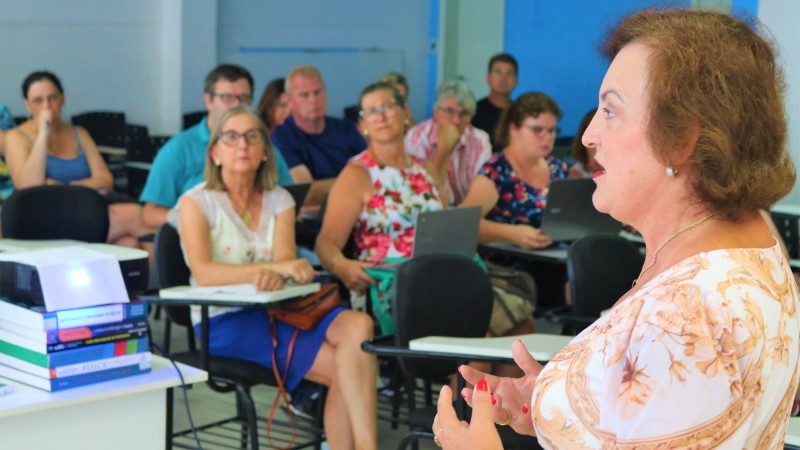 A professora Ileane Bravo, da 2ª CRE, de São Leopoldo, organizou os encontros 26 de janeiro a 1º de fevereiro -Foto: Cainan Silva