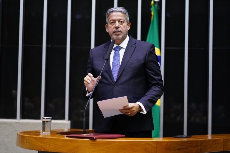 Deputado Arthur Lira em discurso no Plenário - (Foto: Pablo Valadares/Câmara dos Deputados)