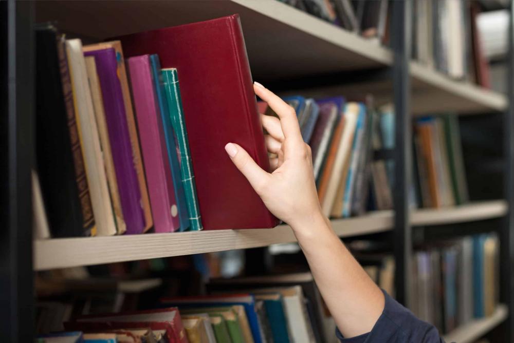 No mês de fevereiro, todo o cadastro ou renovação de cadastro realizada, permite que o leitor ganhe um livro da sua escolha