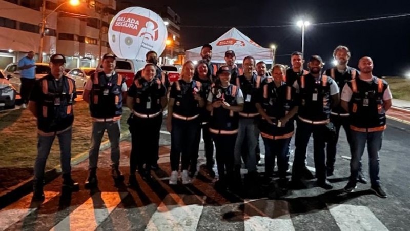 Equipe de agentes do DetranRS que participou da blitz comemorativa do aniversário da Balada Segura -Foto: Ascom DetranRS