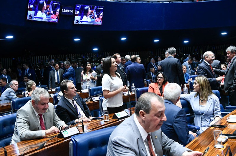 Senadora Eliziane Gama, atual líder da Bancada Feminina do Senado, faz uso da palavra durante a reunião para eleição da Mesa na quinta-feira (2) - Geraldo Magela/Agência Senado