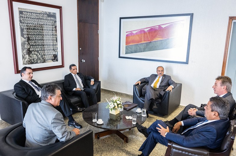 Pacheco se reuniu com o governador e parlamentares de Roraima para discutir crise relacionada à retirada de garimpeiros de terras indígenas - Pedro Gontijo/Senado Federal