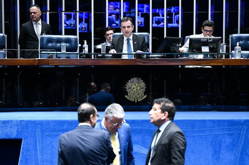 O presidente do Senado reforçou em Plenário, nesta quarta-feira, quando os ataques completam um mês, que responsáveis seguirão sendo investigados e punidos - Jefferson Rudy/Agência Senado