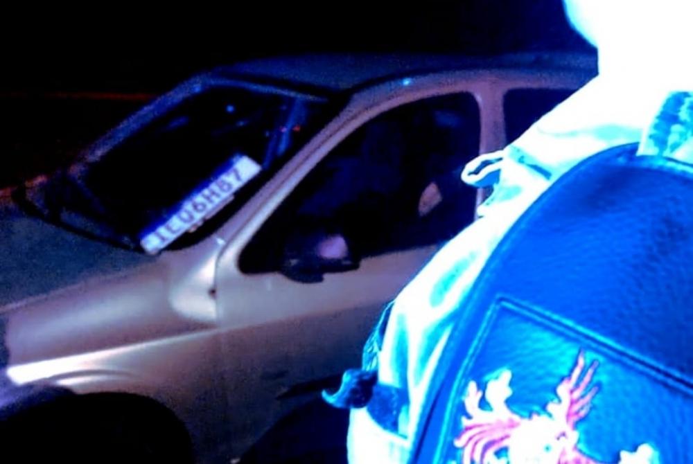 O homem foi capturado após uma falha mecânica no veículo que estava usando para fugir. Crédito: 36° BPM 