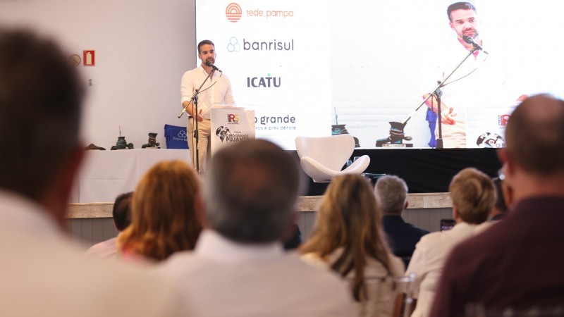 Leite destacou a manutenção da capacidade financeira recuperada pelo Estado como essencial para o desenvolvimento -Foto: Luis André Pinto / Palácio Piratini