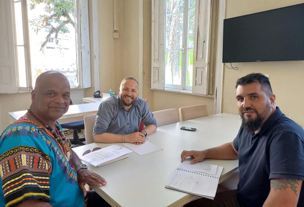 A reunião ocorreu na última quarta-feira, 08 de fevereiro, com o secretário de Governo e secretário de Cultura. Crédito: Divulgação