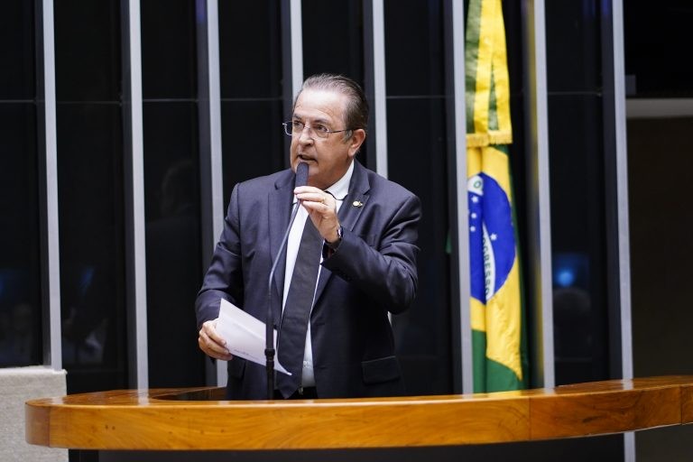 O autor da proposta, deputado Luiz Carlos Motta - (Foto: Pablo Valadares/ Câmara do Deputados)