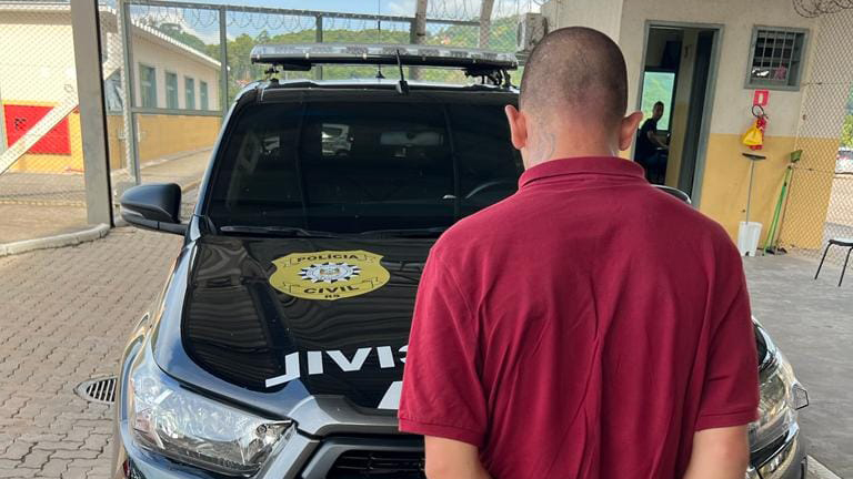 Ele é acusado das mortes dos cunhados Luciano Gonçalves de Souza, 34 anos e Eduardo José de Souza, de 38 anos, ocorridos no dia 17 de janeiro, em área invadida do bairro Triângulo, em Carlos Barbosa. Crédito: Divulgação