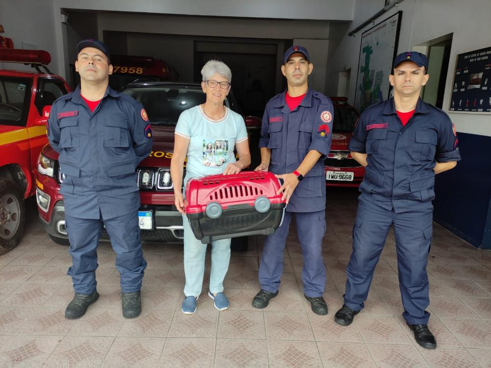Registro da entrega da doação na manhã desta sexta-feira, 17. Crédito: Divulgação/Corpo de Bombeiros de Bento Gonçalves