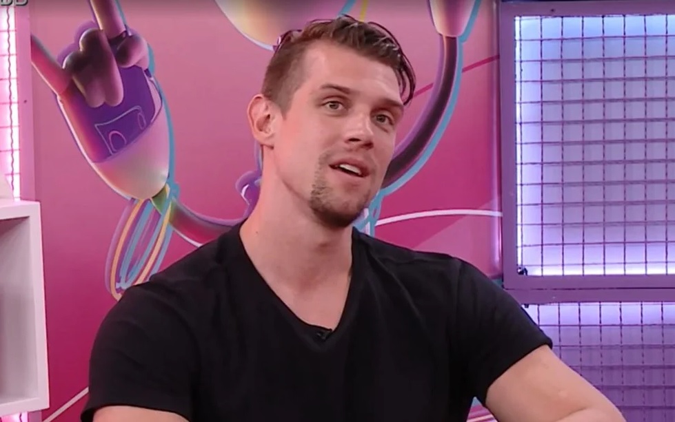 Cristian disputava o paredão com Ricardo e Fred, mas foi o escolhido pelo público para dizer adeus à casa mais vigiada do Brasil e ao prêmio acumulado de R$ 1,89 milhão. Crédito: Reprodução/TV Globo