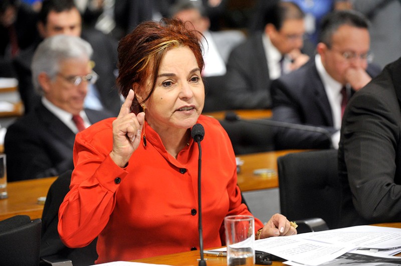 Em 2003 e 2006, Iris assumiu uma cadeira no Senado como suplente de Maguito Vilela - Geraldo Magela/Agência Senado