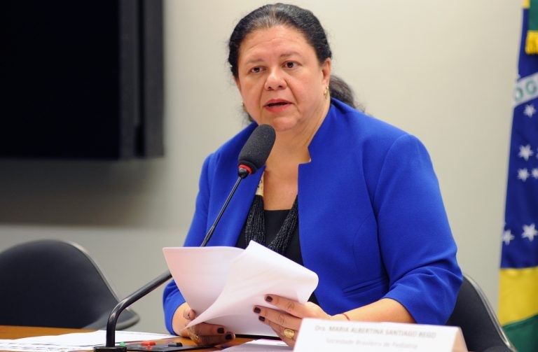 Deputada Laura Carneiro, autora da proposta - (Foto: Billy Boss/Câmara dos Deputados)