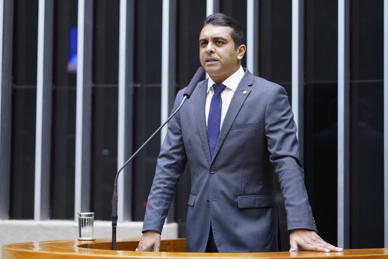 Deputado Fernando Rodolfo, autor do projeto de lei - (Foto: Pablo Valadares/Câmara dos Deputados)