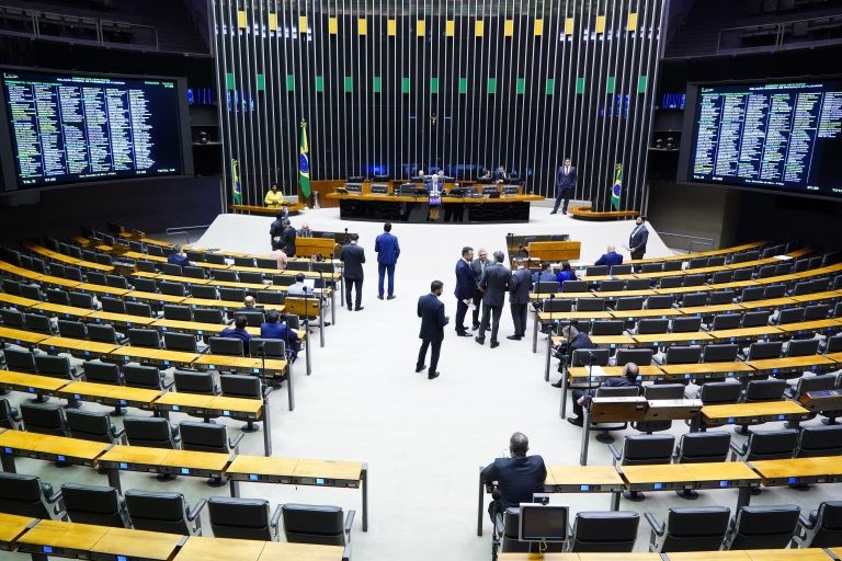 Deputados em sessão do Plenário - (Foto: Pablo Valadares/Câmara dos Deputados)