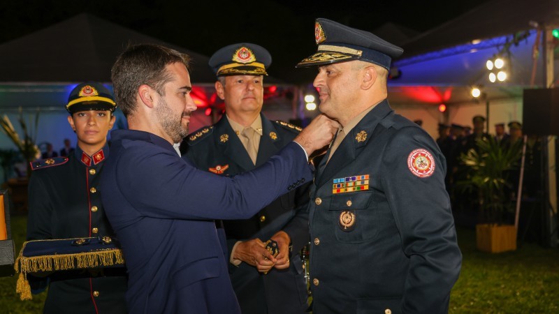 Governador empossou Eduardo Estêvam Camargo Rodrigues no comando-geral do CBMRS -Foto: Grégori Bertó/Secom