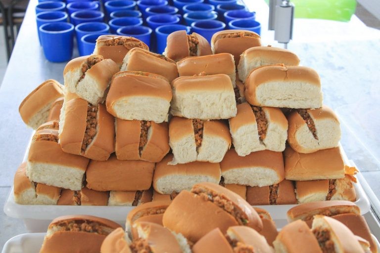 Texto prevê que a merenda seja distribuída de manhã e à tarde - (Foto: Tony Oliveira/Agência Brasília)