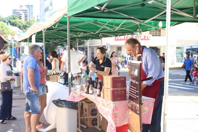 A festividade ocorre no dia 5 de março, a partir das 15h, na Via del Vino, em frente à Prefeitura Municipal.