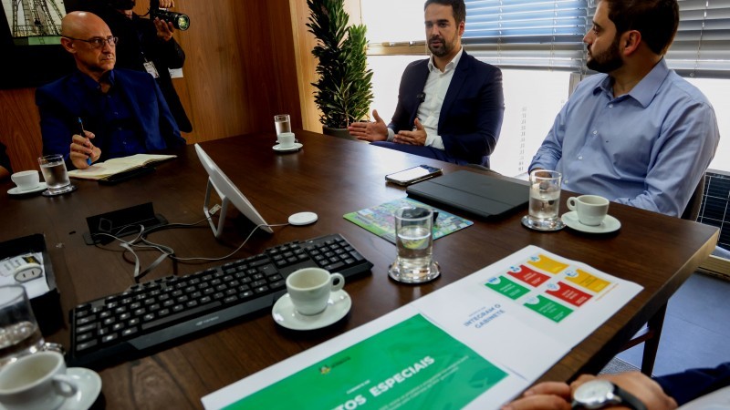 Os programas Todo Jovem na Escola e Jovem Aprendiz estiveram em destaque na reunião -Foto: Grégori Bertó/Palácio Piratini