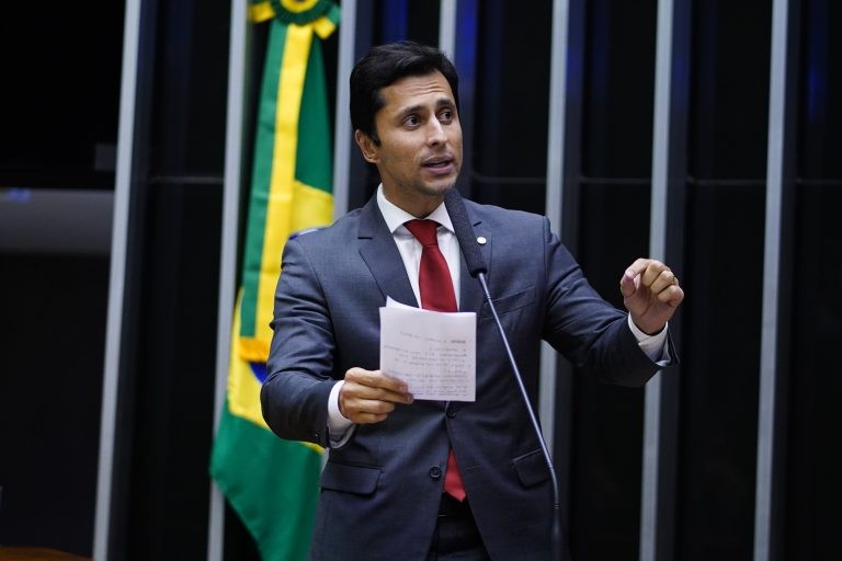 Duarte destaca que diagnóstico precoce traz benefícios para a família e a saúde pública - (Foto: Pablo Valadares/Câmara dos Deputados)