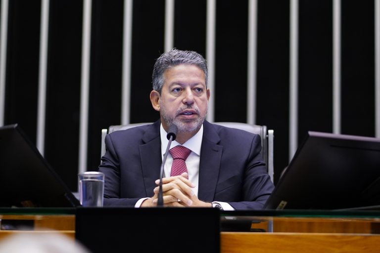 Arthur Lira: críticas ao Banco Central não contribuem para redução dos juros - (Foto: Bruno Spada/Câmara dos Deputados)