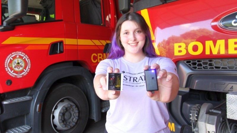 Equipamento desenvolvido por Stephanie Staub utiliza o princípio da radiofrequência -Foto: Luis Eduardo Selbach/Ascom Liberato