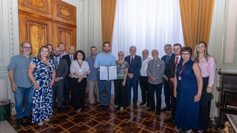 Governo assina contrato para início das obras do Teatro Italiano do Multipalco Eva Sopher