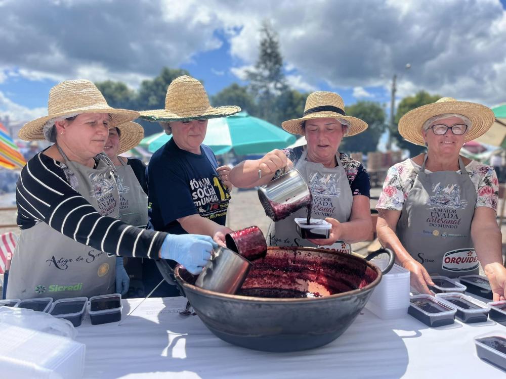 Maior Uvada Artesanal do Mundo é sucesso de público em Pinto Bandeira