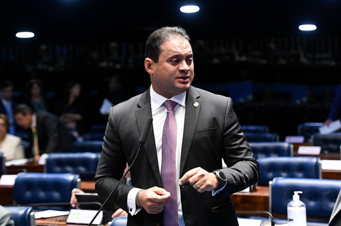 O senador Weverton foi o relator do projeto de resolução que criou a frente - Jefferson Rudy/Agência Senado