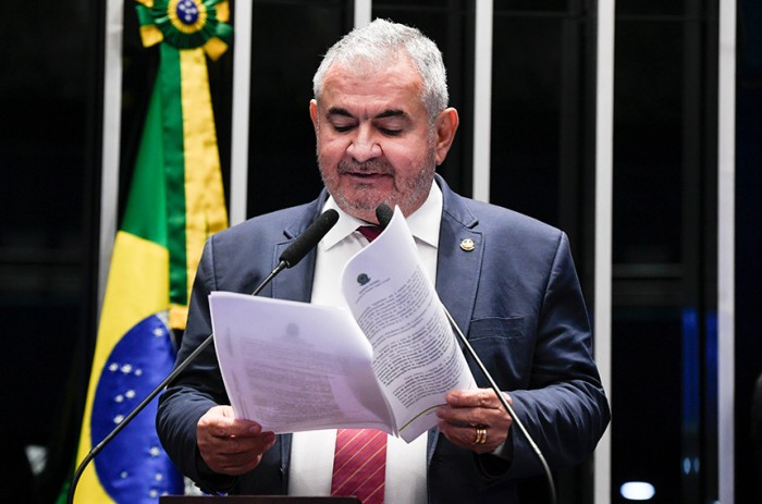 Angelo Coronel, relator da proposta, apresentou substitutivo ao projeto que está em discussão - Jefferson Rudy/Agência Senado