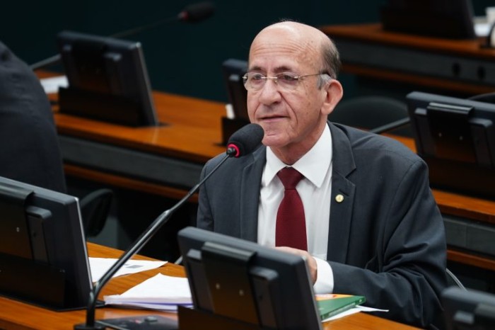 O autor da proposta, deputado Rubens Otoni - (Foto: Pablo Valadares/Câmara dos Deputados)