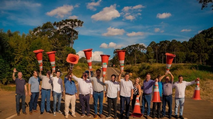 Vice-governador participou da inauguração do asfaltamento dos 4,7 quilômetros da Estrada Municipal, em Barra do Rio Azul -Foto: Joel Vargas/Ascom GVG