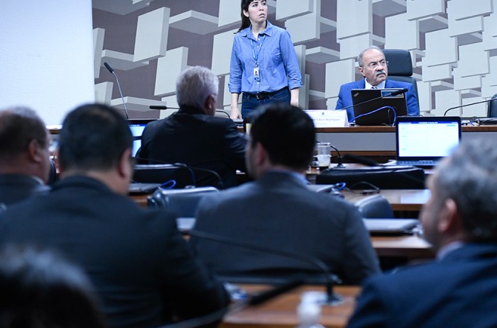 Após tentativa de suspensão judicial da reunião, o presidente Chico Rodrigues explicou que o colegiado precisa ouvir todos os lados envolvidos para que haja apontamentos e sugestões concretas ao Poder Executivo - Geraldo Magela/Agência Senado