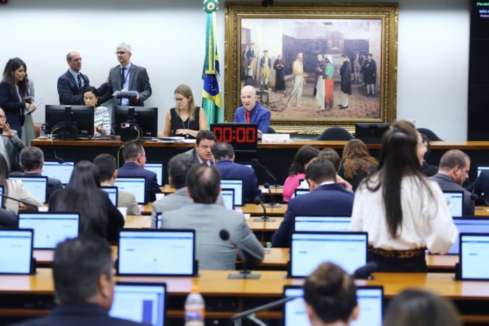 Deputados reunidos na CCJ nesta manhã - (Foto: Vinicius Loures/Câmara dos Deputados)