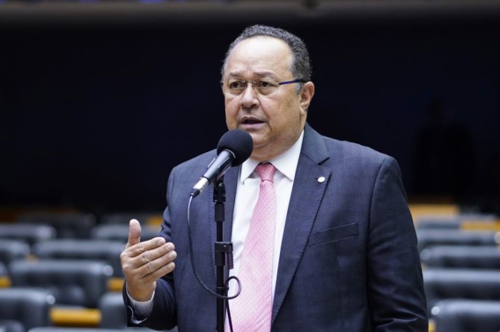 O autor da proposta, deputado Silas Câmara - (Foto: Pablo Valadares / Câmara dos Deputados)