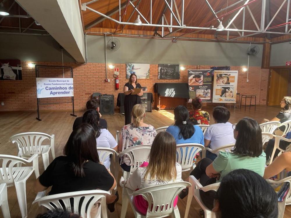 O evento foi construído pela Prefeitura, por meio do Gabinete da Primeira-dama, secretarias municipais, EMEFE Caminhos do Aprender e o Grupo Voz Azul. Crédito: Divulgação/Assessoria de Comunicação da Prefeitura