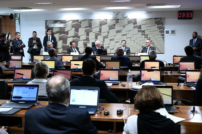 Concorrida, a audiência pública na CAE contou com representantes da companhia, do sistema financeiro e de órgãos de controle - Geraldo Magela/Agência Senado