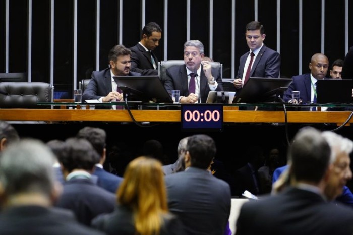 Presidente da Câmara, Arthur Lira, comanda a sessão do Plenário - (Foto: Pablo Valadares/Câmara dos Deputados)