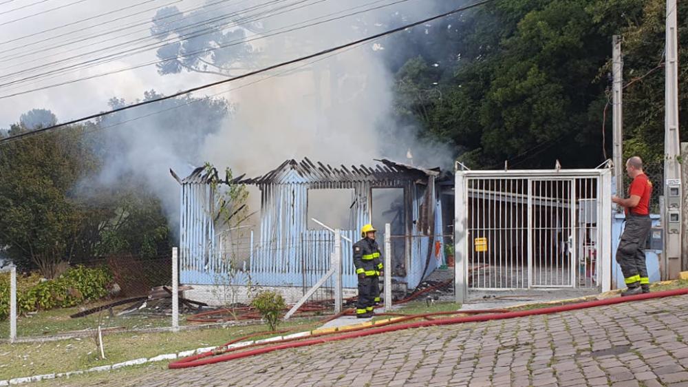 A casa onde moravam Claudete, seu marido, além de mais duas irmãs e um irmão de Sthefany, era própria e foi construída há 20 anos.