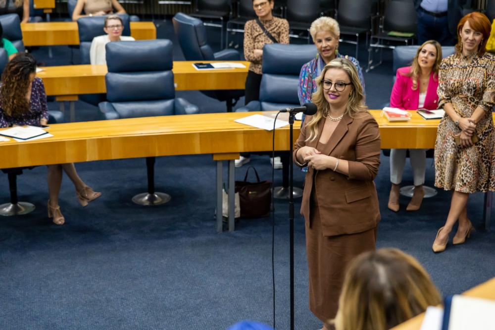 Bruna recebeu o convite para o cargo durante a sessão da Câmara Legislativa de São Paulo na última quinta-feira, 30 de março. Crédito: Divulgação