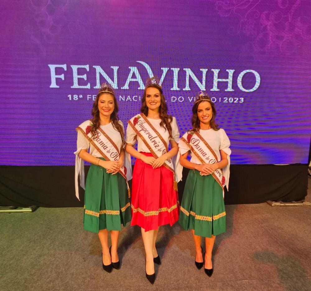 Thaís Dall'Osbel Centenaro, Ana Paula Foresti e Liege Sobirai brilharam na passarela do evento - Foto: Marcelo Dargelio/NB Notícias 