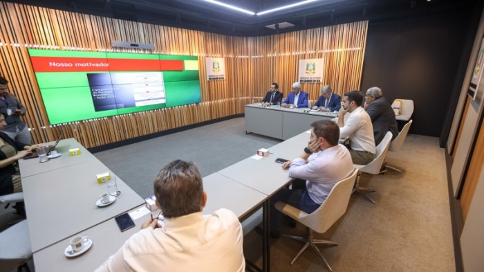 Leite propôs a elaboração de um plano de trabalho para promover melhorias nas vias de transporte e escoamento da produção -Foto: Gustavo Mansur/Secom