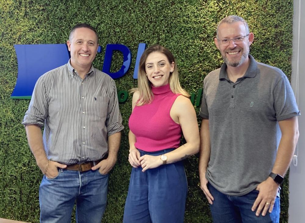 Presidente da CDL-BG, Marcos Carbone, Jucilei Peccin e Leonardo Carboni, da CDL Jovem de Bento Gonçalves. Crédito: Exata Comunicação/Bárbara Salvatti