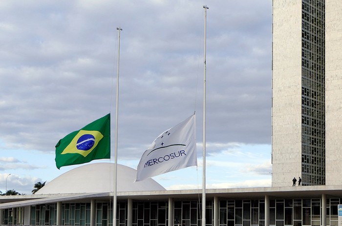 A Bandeira Nacional será hasteada a meio mastro durante o luto - Roque de Sá/Agência Senado
