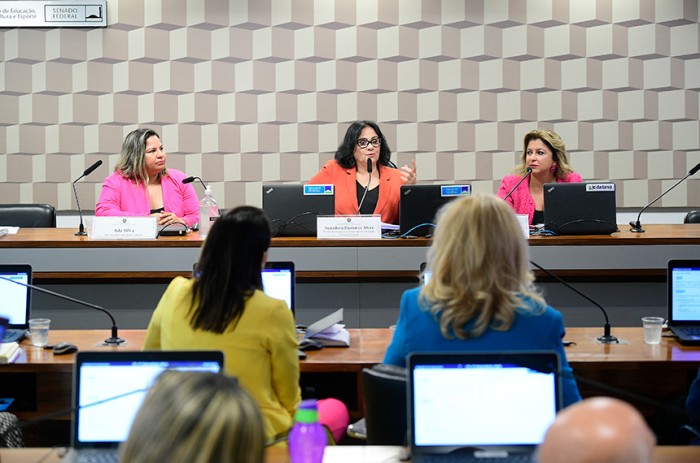 Damares Alves preside o debate entre Ada Silva e Juliana Farah - Pedro França/Agência Senado