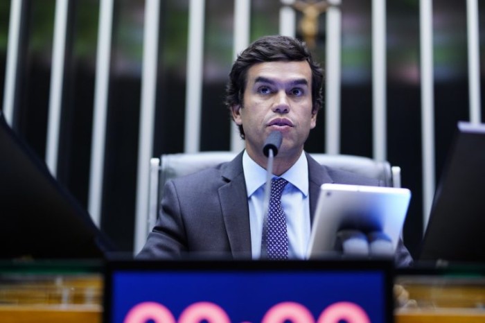 O autor da proposta, deputado Beto Pereira - (Foto: Pablo Valadares / Câmara dos Deputados)